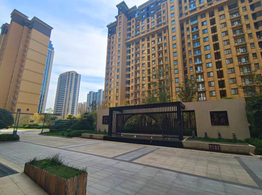 3-金山郡府，新出四室房源，中央空调等豪华装修