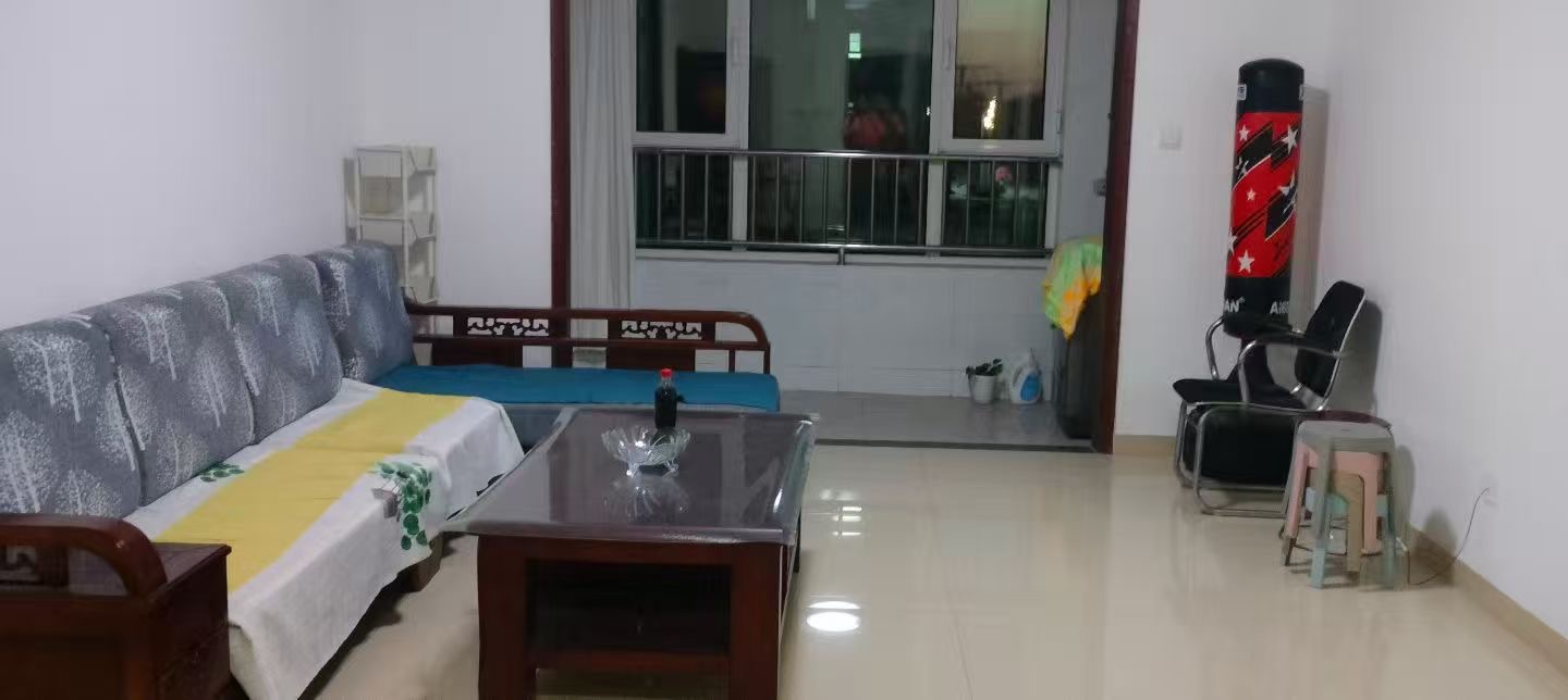 桃园三室两卫家具家电齐全1000月租